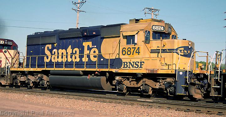 BNSF 6874 SD40-2.jpg